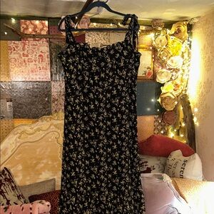 Chic Black Floral Midi Dress